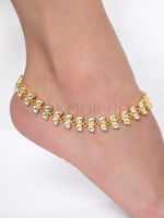 Load image into Gallery viewer, Leaf Pattern Gold Finish Kundan Payal