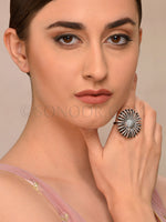 Load image into Gallery viewer, Victorian Finish CZ Finger Ring