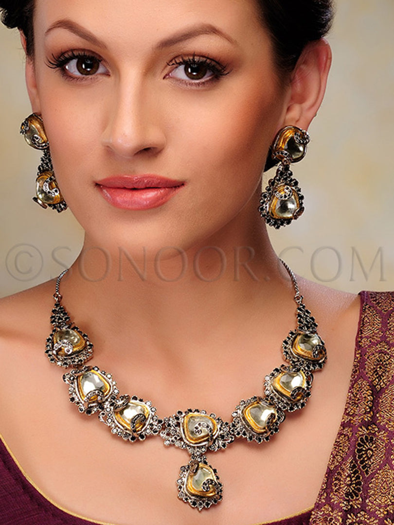 Dinvi Antique Kundan Necklace Set