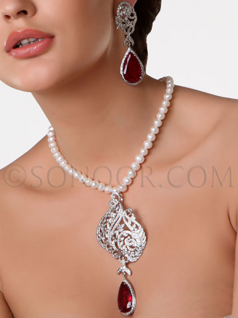 Seri Victorian Ruby Pearl String Pendant Set