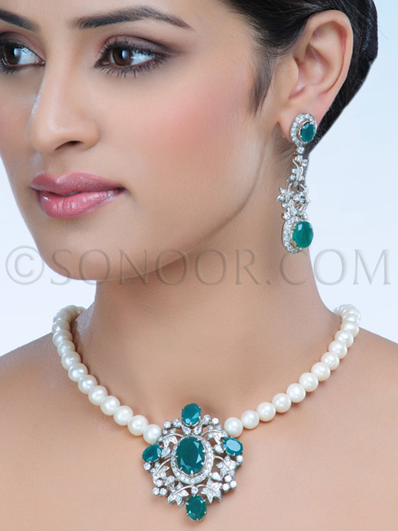 Zulu Green Jade Pearl String Pendant Set