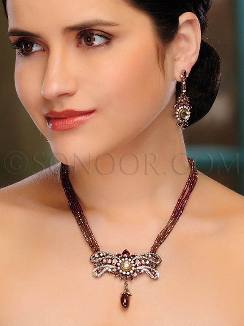 Giaan Victorian Garnet Handcrafted Pendant Set