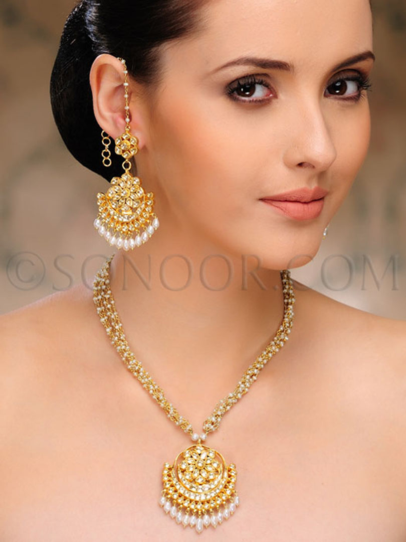 Shatya Pachi Kundan Pearl Pendant Set