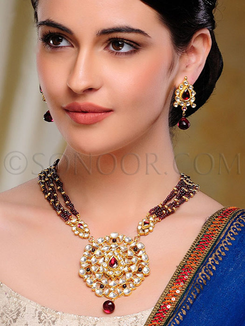 Yuthi Rhodonite Kundan Pendant Set