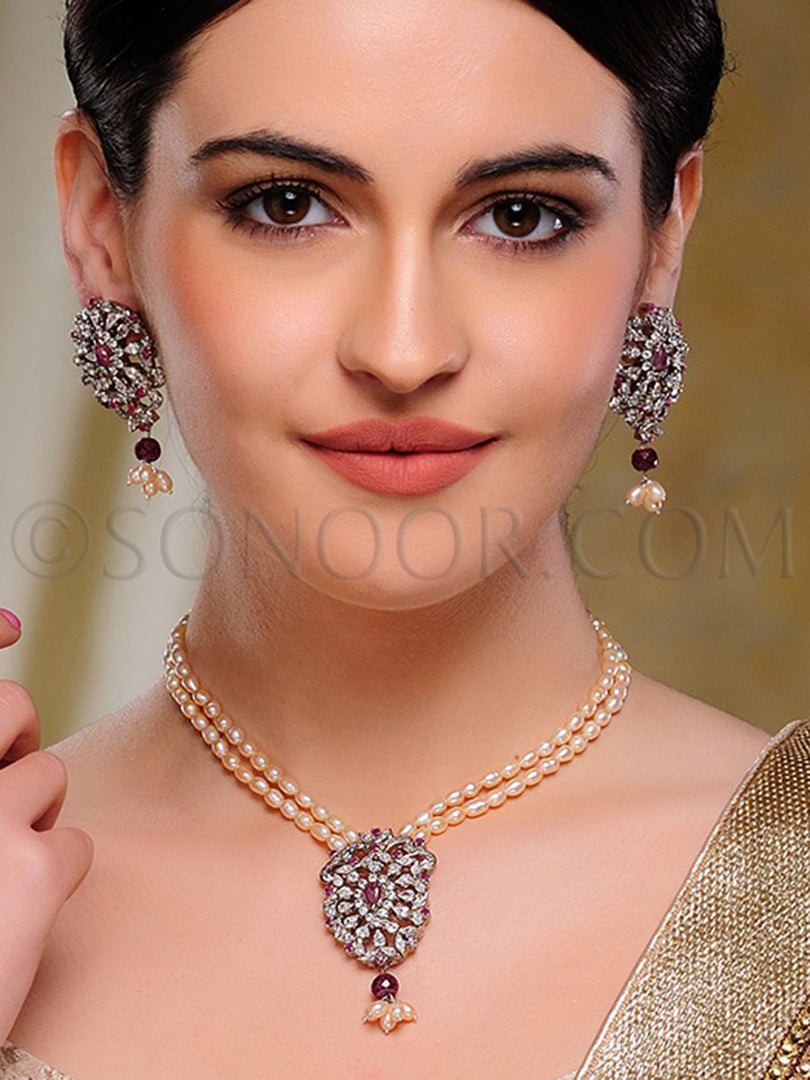 Saika Victorian Ruby Pearl String Pendant Set