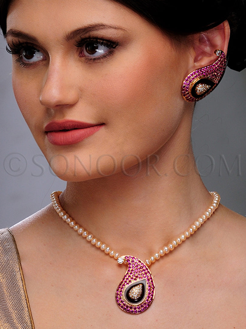 Tivsha Meena Kari Pearl String Pendant Set