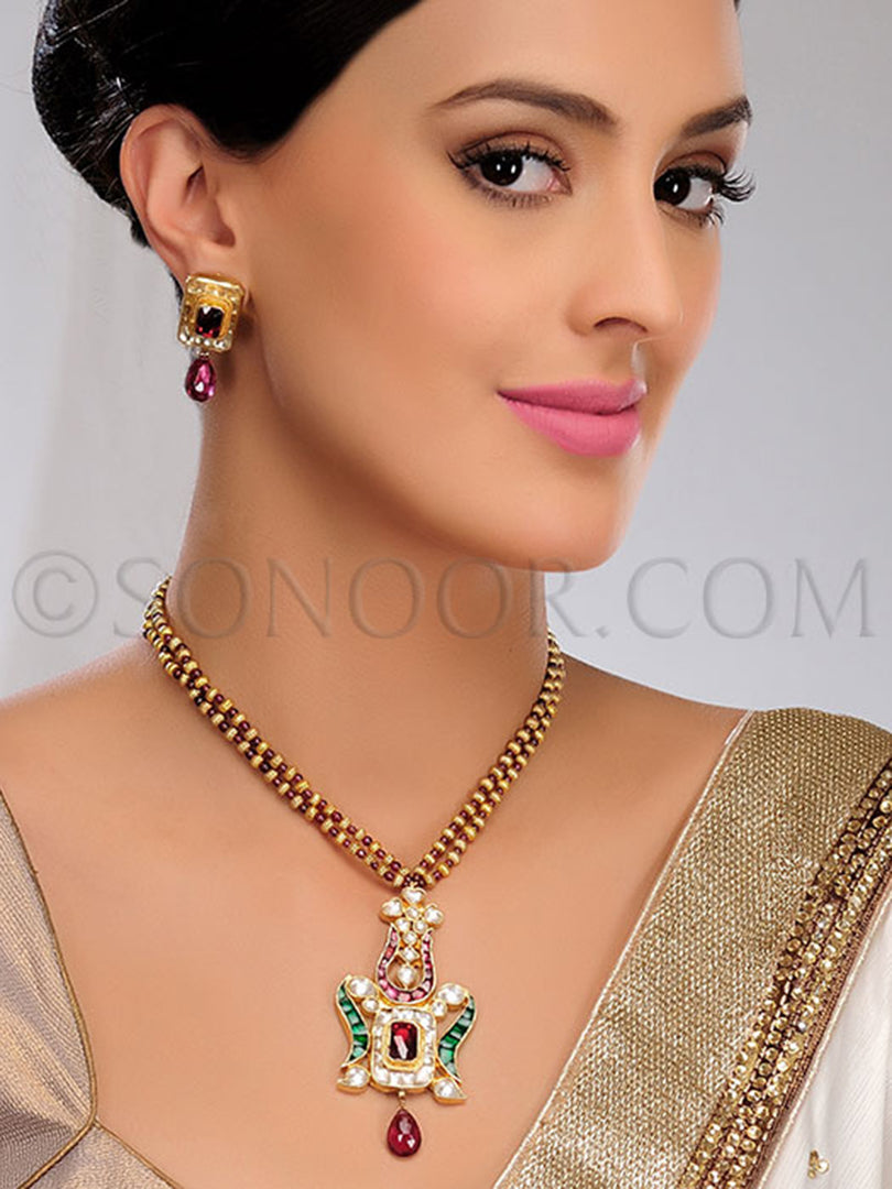 Zoha Kundan Jade Pendant Set
