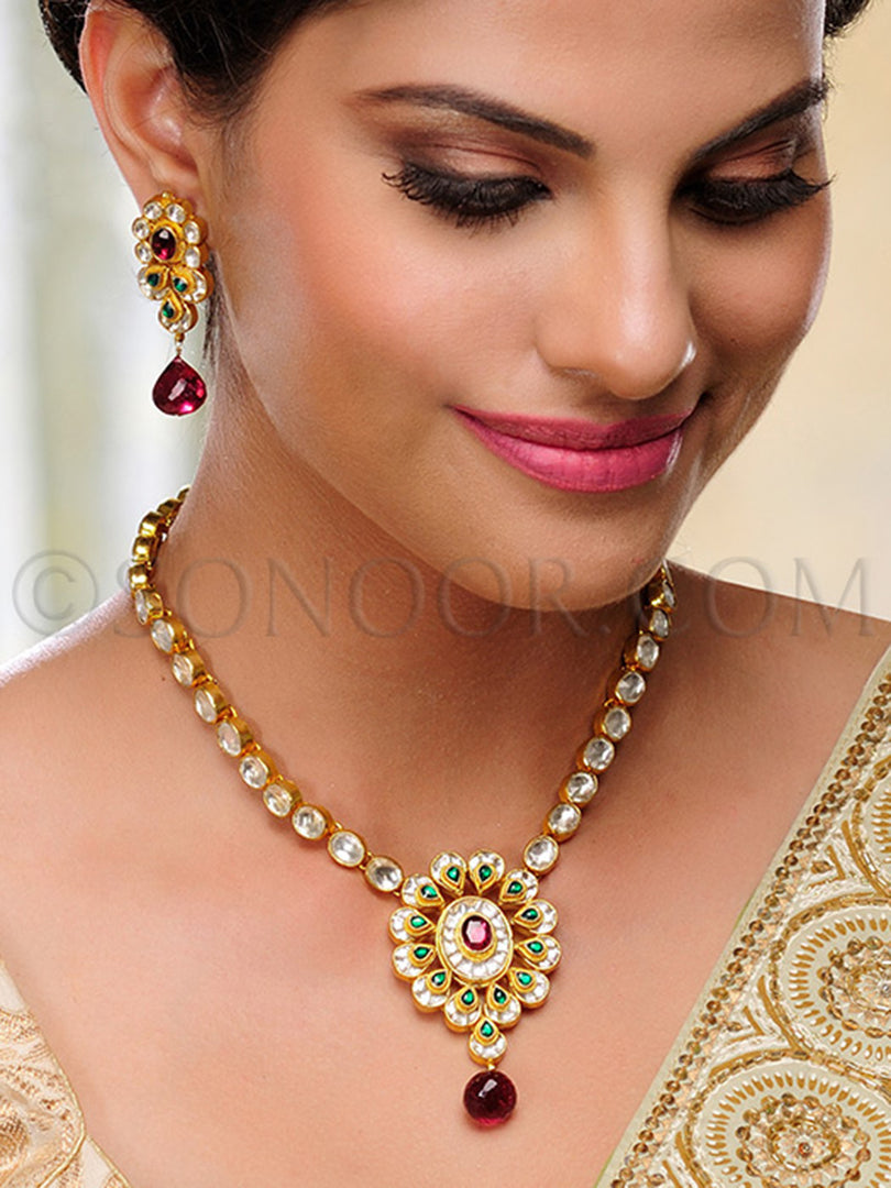 Fizza Red & Green Stone Kundan String Pendant Set
