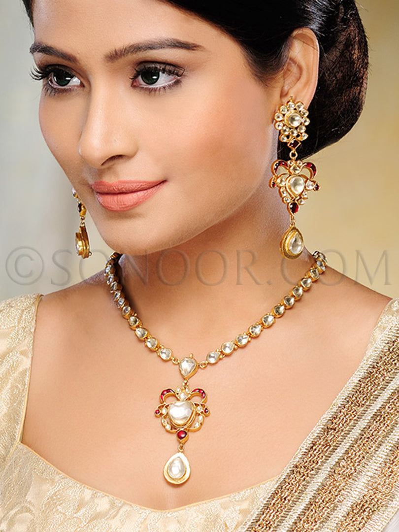 Naomi Fold Finish Kundan Pendant Set