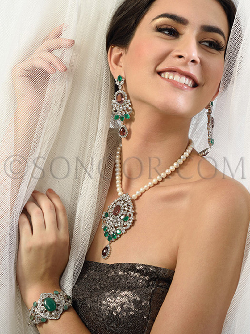 Samiha Emerald Pearl String Pendant Set