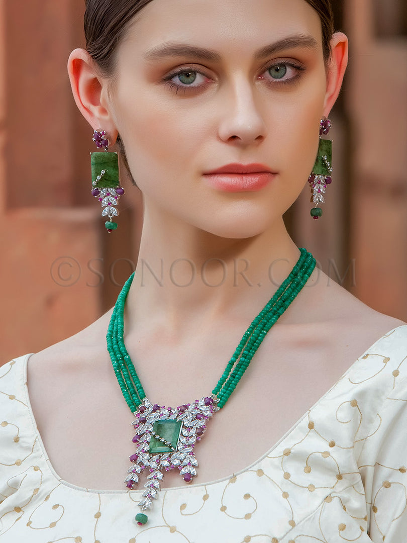 Noorin Victorian Green Stone Pendant Set