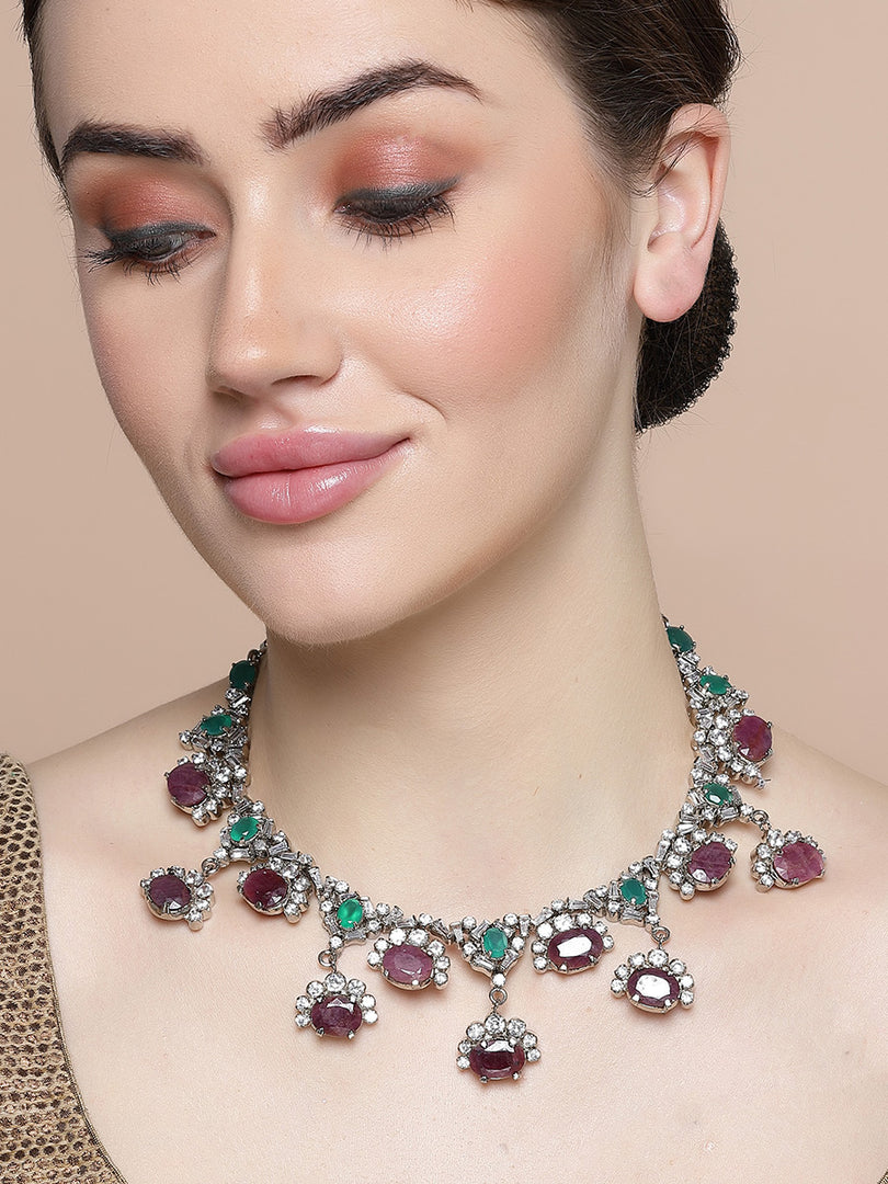 Kavni Necklace Set with Earrings