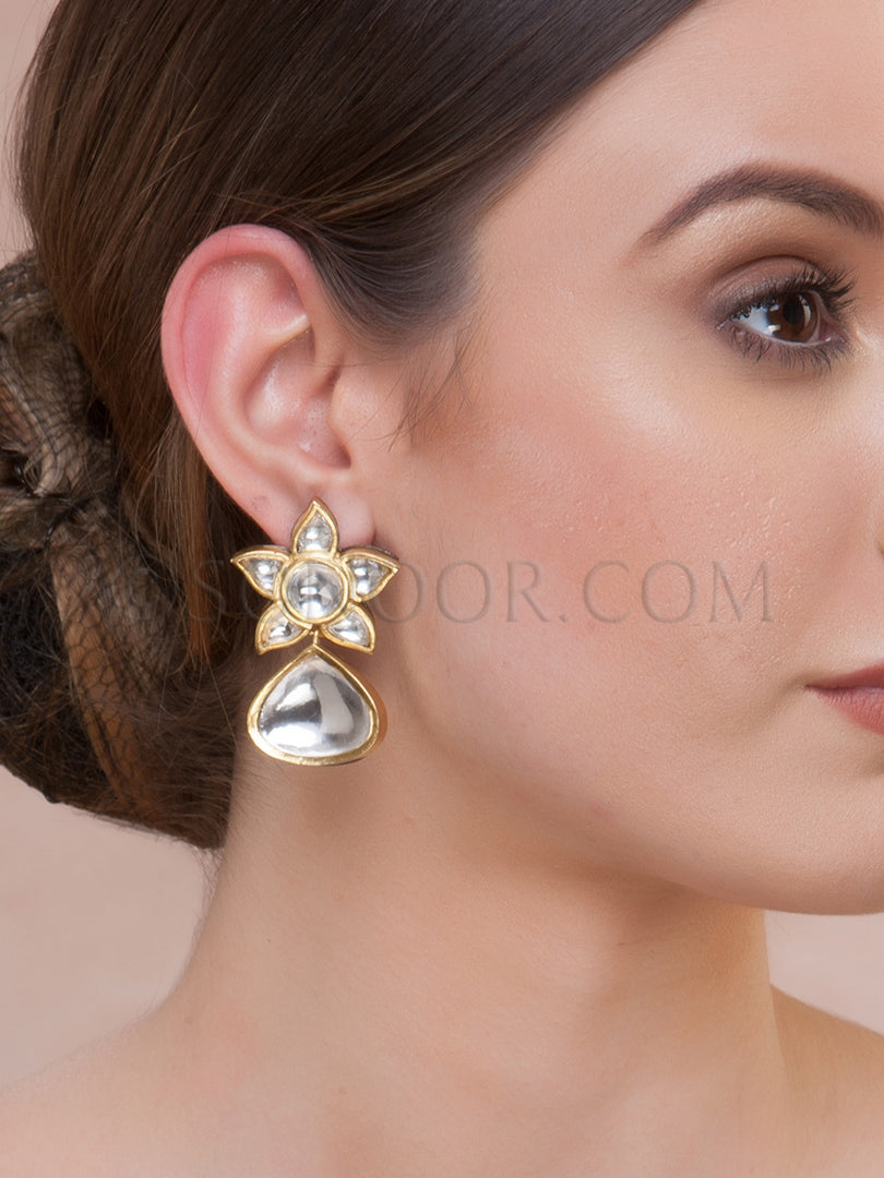 Gold Finish Kundan Small Earrings