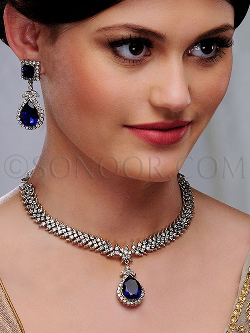 Yami Victorian & Blue Stone Necklace Set